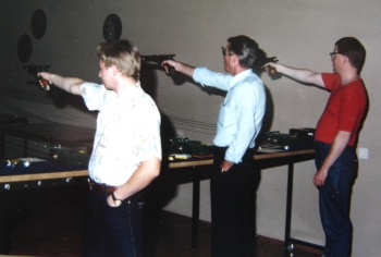 NSG Oberst Schiel 1987 - Im Stand mit der Luftpistole