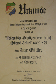 NSG Oberst Schiel 2009 - Urkunde für Inge Güttler, Ernennung zur Ehrenvorsitzenden